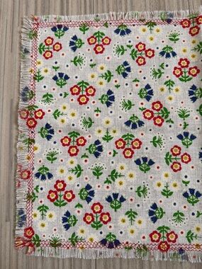 4 Vintage Scandinavian Style Placemats Like New